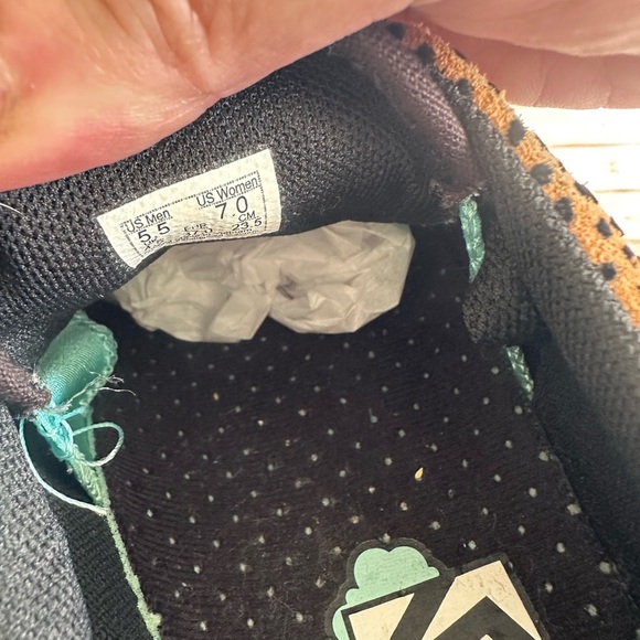 Vans Black and Tan Cheetah print Sneakers - Picture 6 of 7